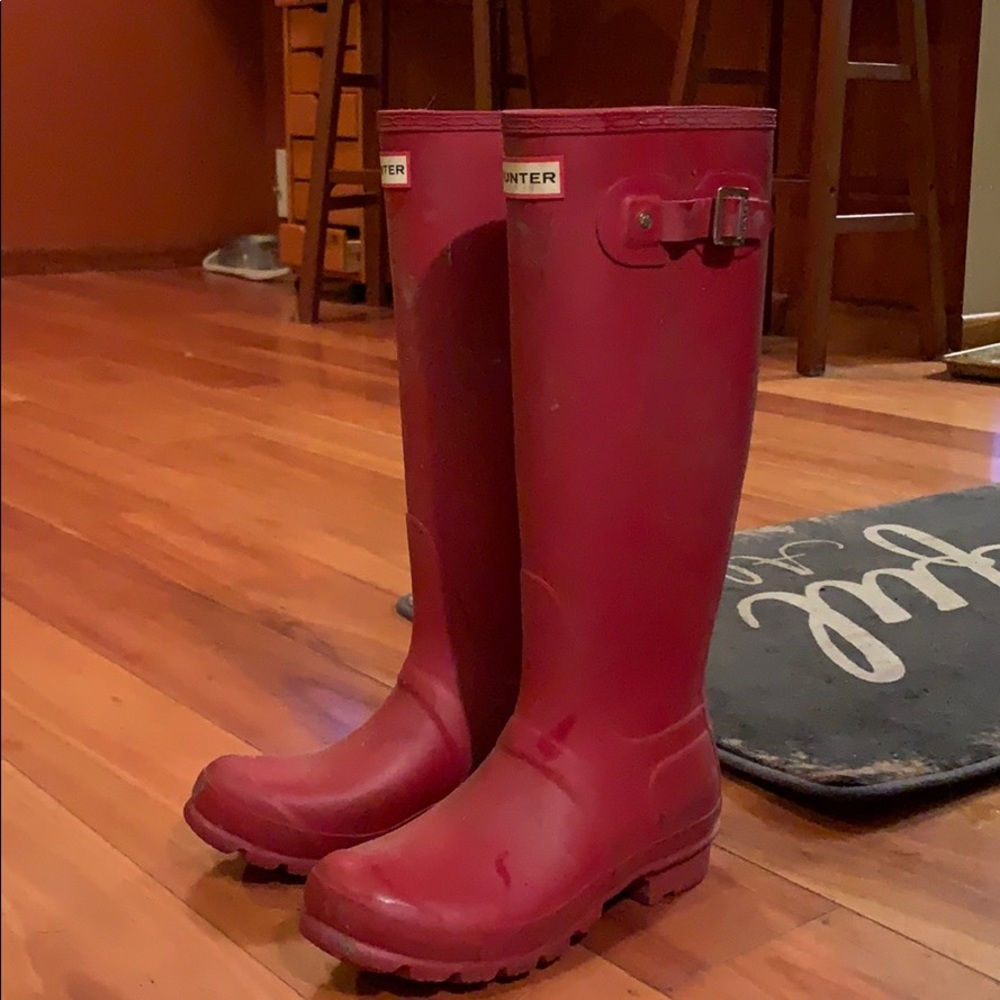 red hunter rain boots